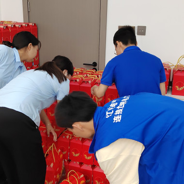问鼎娱乐app电气集团组织开展“仲夏端午，，，肆意放粽”主题系列活动